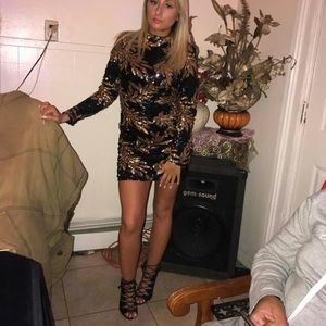 Black and gold sparkle dress 😍 Medium